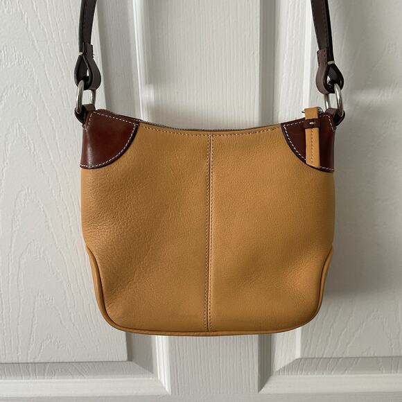 Vintage Dooney And Bourke All Weather Leather Crossbody Mustard Adjustable - Picture 3 of 6